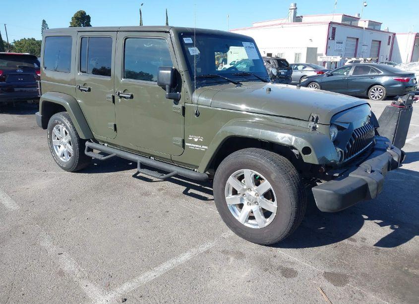 2016 Jeep Wrangler UNLIMITED SAHARA (VIN 1C4HJWEG4GL166295) main photo