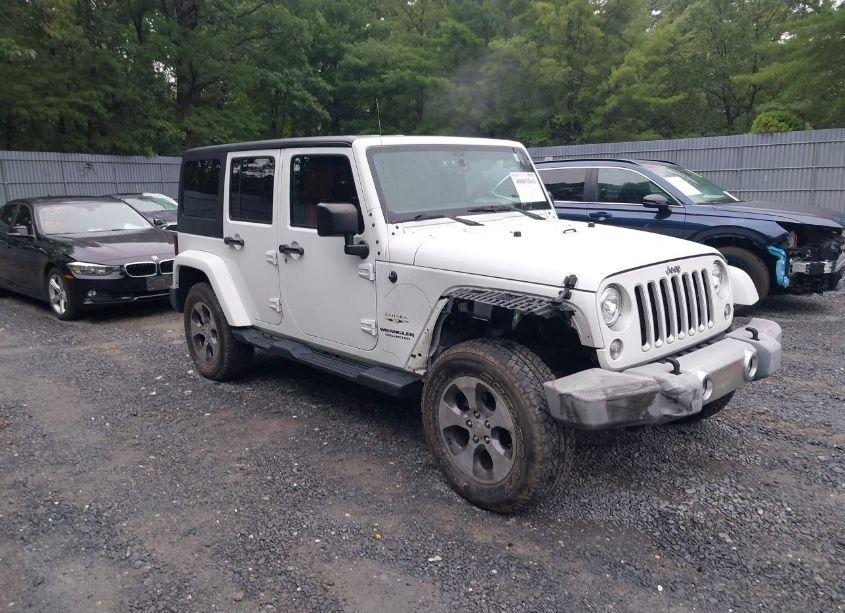 2017 Jeep Wrangler UNLIMITED SAHARA 4X4 (VIN 1C4HJWEG4HL582672) main photo