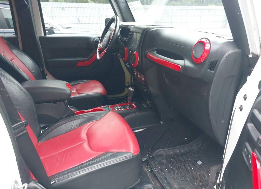 Photo 5 of 2017 Jeep Wrangler UNLIMITED SAHARA 4X4 (VIN 1C4HJWEG4HL582672)