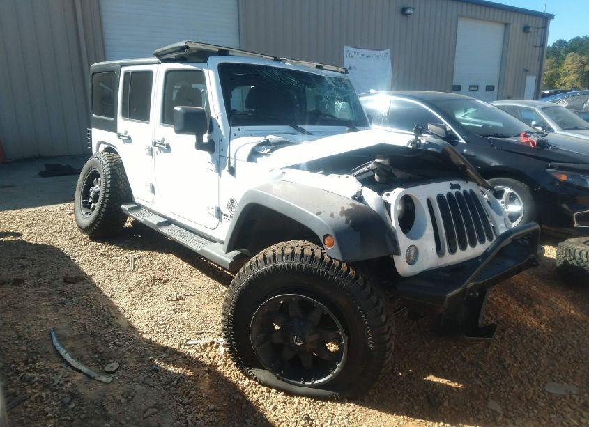 2014 Jeep Wrangler UNLIMITED SAHARA (VIN 1C4HJWEG5EL256164) main photo