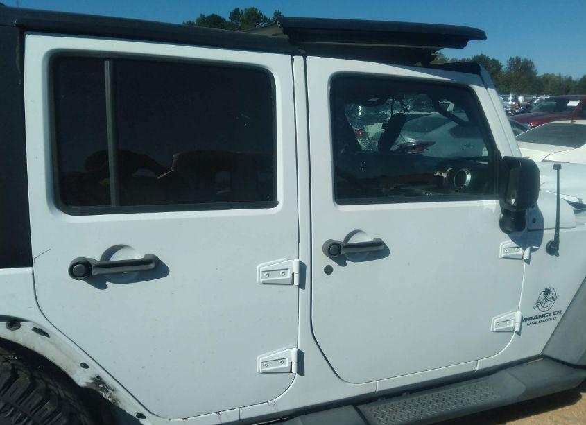 Photo 14 of 2014 Jeep Wrangler UNLIMITED SAHARA (VIN 1C4HJWEG5EL256164)