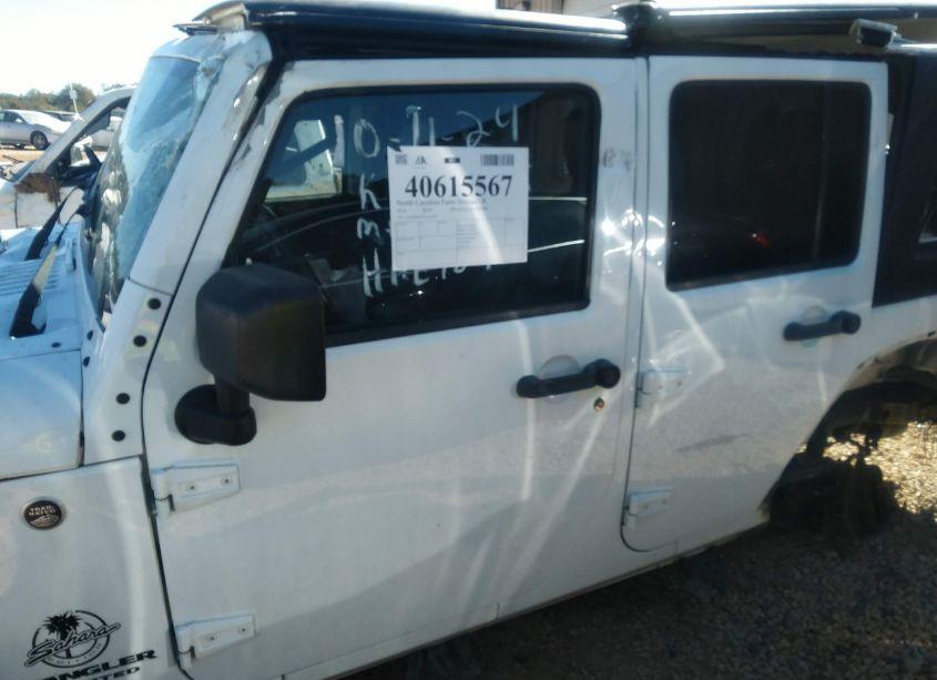 Photo 15 of 2014 Jeep Wrangler UNLIMITED SAHARA (VIN 1C4HJWEG5EL256164)