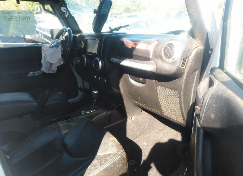 Photo 5 of 2014 Jeep Wrangler UNLIMITED SAHARA (VIN 1C4HJWEG5EL256164)