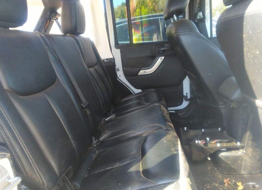 Photo 8 of 2014 Jeep Wrangler UNLIMITED SAHARA (VIN 1C4HJWEG5EL256164)