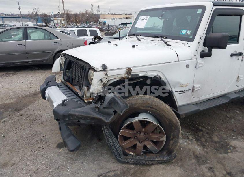 Photo 6 of 2014 Jeep Wrangler UNLIMITED SAHARA (VIN 1C4HJWEG5EL271991)