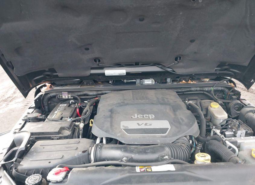 Photo 10 of 2015 Jeep Wrangler UNLIMITED SAHARA (VIN 1C4HJWEG5FL509114)