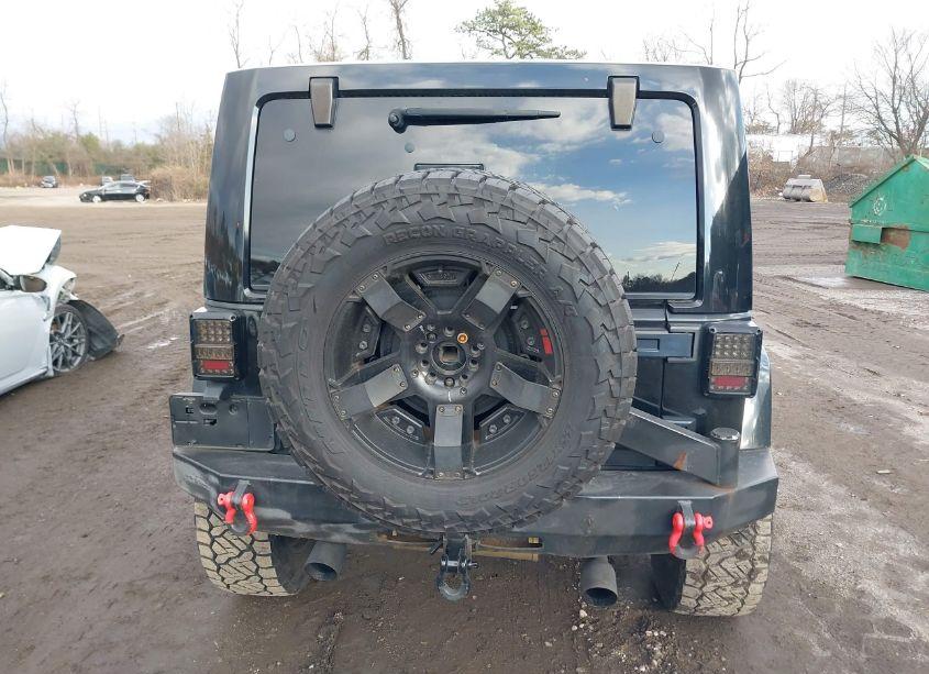 Photo 16 of 2015 Jeep Wrangler UNLIMITED SAHARA (VIN 1C4HJWEG5FL509114)