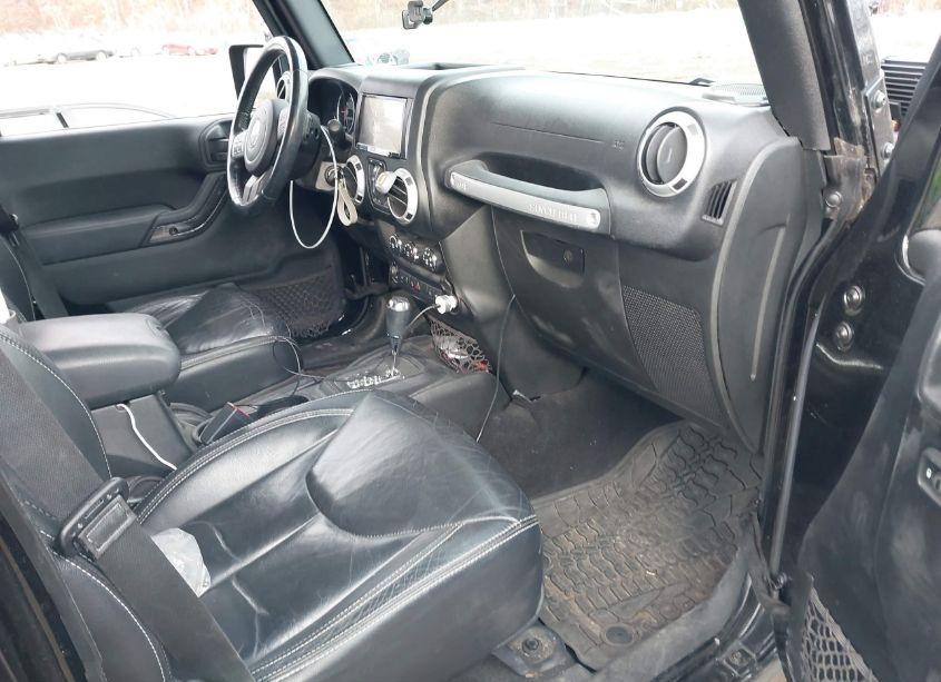 Photo 5 of 2015 Jeep Wrangler UNLIMITED SAHARA (VIN 1C4HJWEG5FL509114)