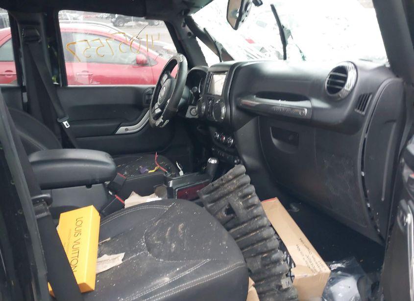 Photo 5 of 2017 Jeep Wrangler UNLIMITED SAHARA (VIN 1C4HJWEG5HL681436)