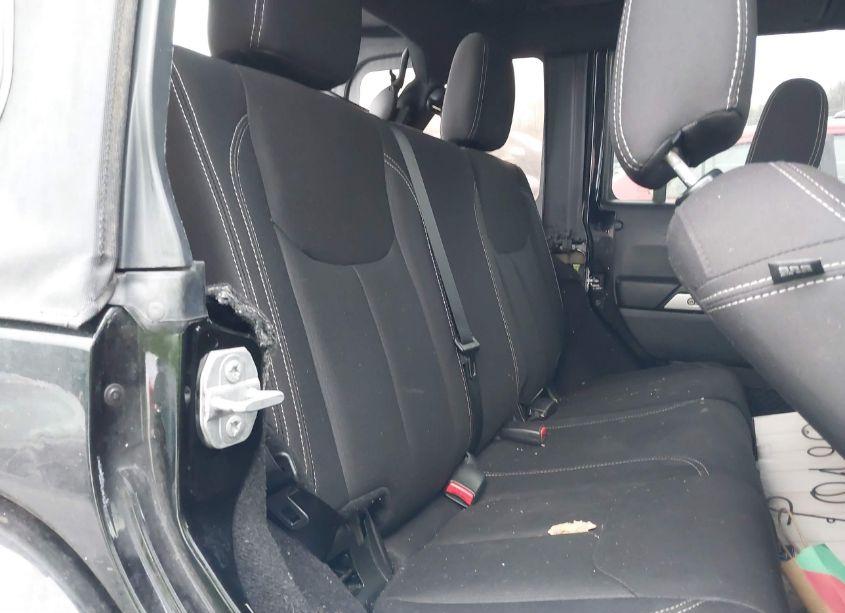 Photo 8 of 2017 Jeep Wrangler UNLIMITED SAHARA (VIN 1C4HJWEG5HL681436)