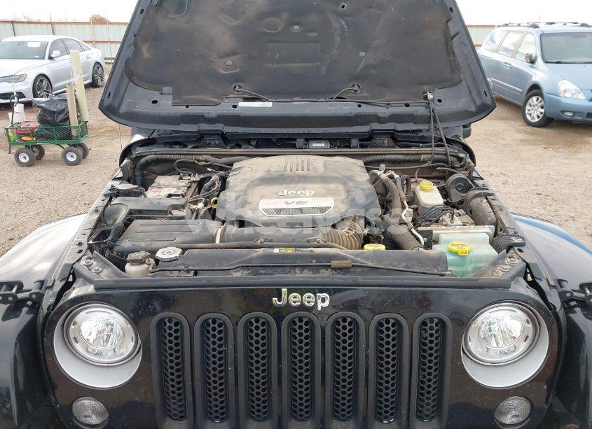 Photo 10 of 2018 Jeep Wrangler JK UNLIMITED SAHARA 4X4 (VIN 1C4HJWEG5JL929240)