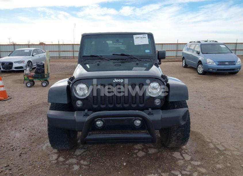 Photo 12 of 2018 Jeep Wrangler JK UNLIMITED SAHARA 4X4 (VIN 1C4HJWEG5JL929240)