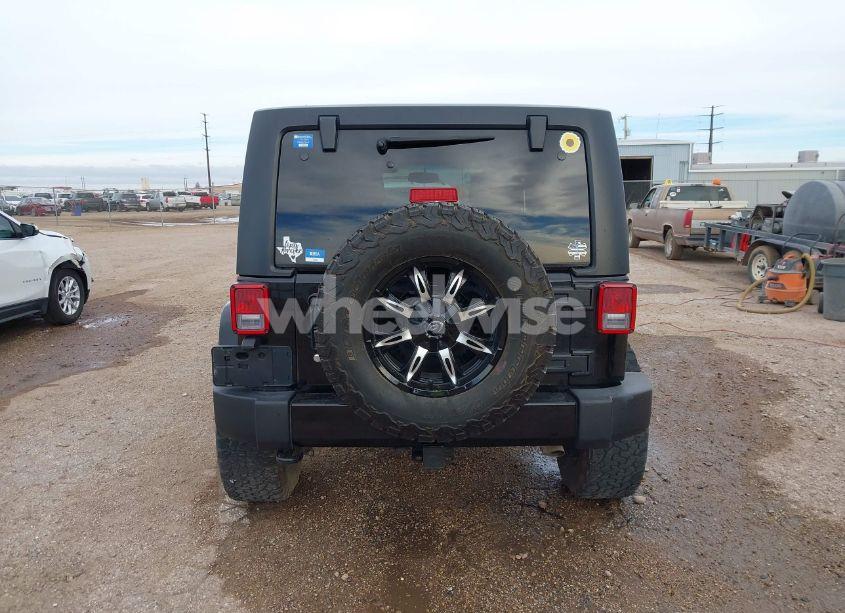 Photo 16 of 2018 Jeep Wrangler JK UNLIMITED SAHARA 4X4 (VIN 1C4HJWEG5JL929240)