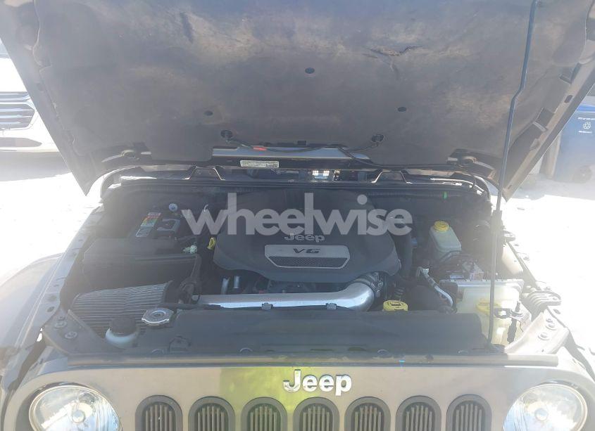 Photo 10 of 2014 Jeep Wrangler UNLIMITED SAHARA (VIN 1C4HJWEG6EL203988)