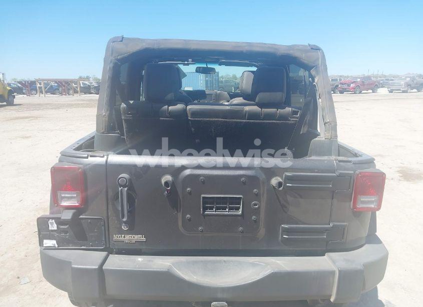 Photo 16 of 2014 Jeep Wrangler UNLIMITED SAHARA (VIN 1C4HJWEG6EL203988)