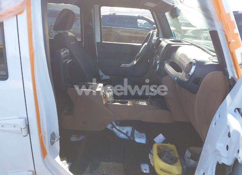 Photo 5 of 2016 Jeep Wrangler UNLIMITED SAHARA (VIN 1C4HJWEG6GL138191)