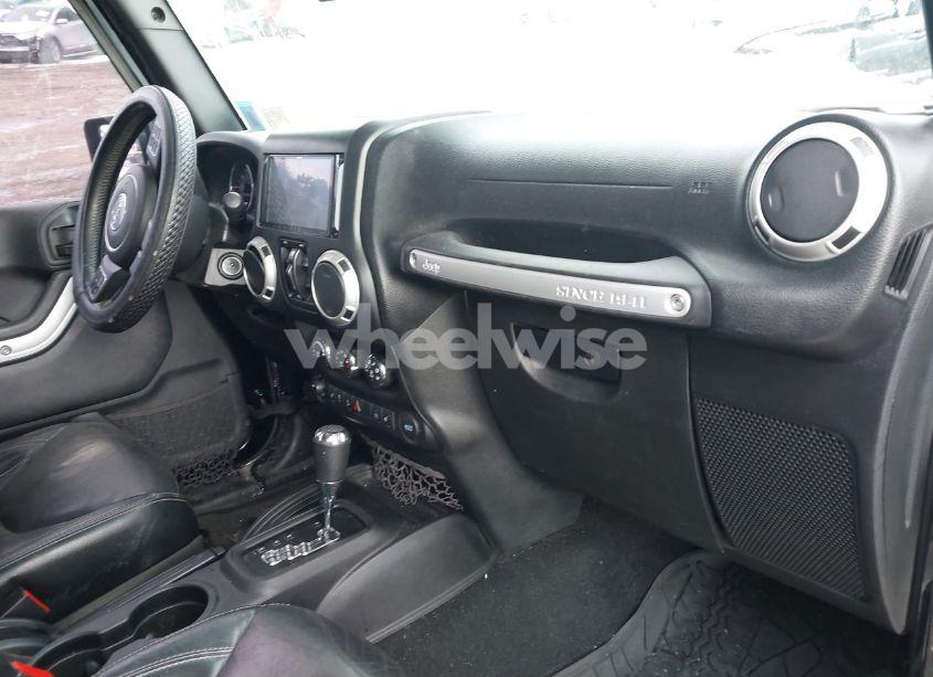 Photo 5 of 2016 Jeep Wrangler UNLIMITED SAHARA (VIN 1C4HJWEG6GL216727)