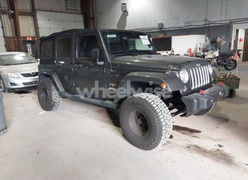 2017 Jeep Wrangler UNLIMITED SAHARA 4X4 (VIN 1C4HJWEG6HL705811) main photo