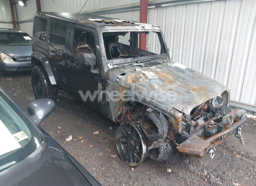 2017 Jeep Wrangler UNLIMITED SAHARA 4X4 (VIN 1C4HJWEG6HL718672) main photo