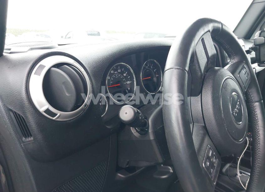 Photo 14 of 2018 Jeep Wrangler JK UNLIMITED SAHARA 4X4 (VIN 1C4HJWEG6JL928291)