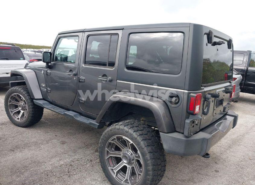 Photo 3 of 2018 Jeep Wrangler JK UNLIMITED SAHARA 4X4 (VIN 1C4HJWEG6JL928291)
