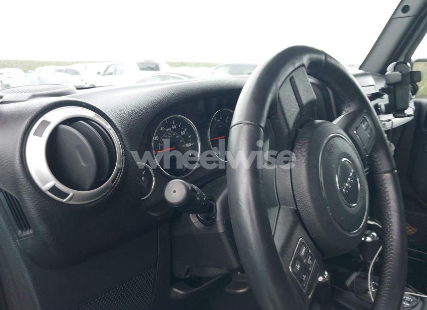 Photo 7 of 2018 Jeep Wrangler JK UNLIMITED SAHARA 4X4 (VIN 1C4HJWEG6JL928291)