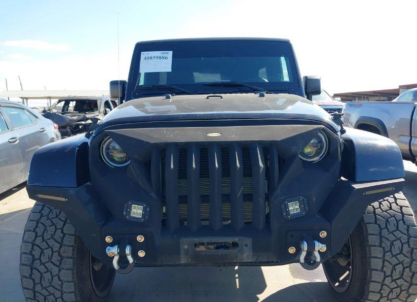 Photo 6 of 2017 Jeep Wrangler UNLIMITED SAHARA 4X4 (VIN 1C4HJWEG8HL572209)