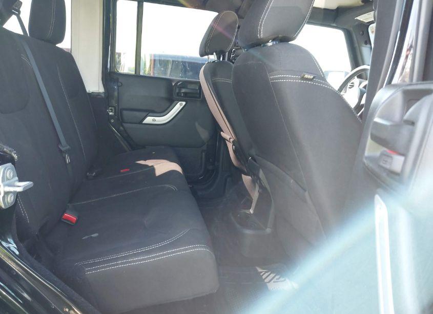 Photo 8 of 2017 Jeep Wrangler UNLIMITED SAHARA 4X4 (VIN 1C4HJWEG8HL572209)