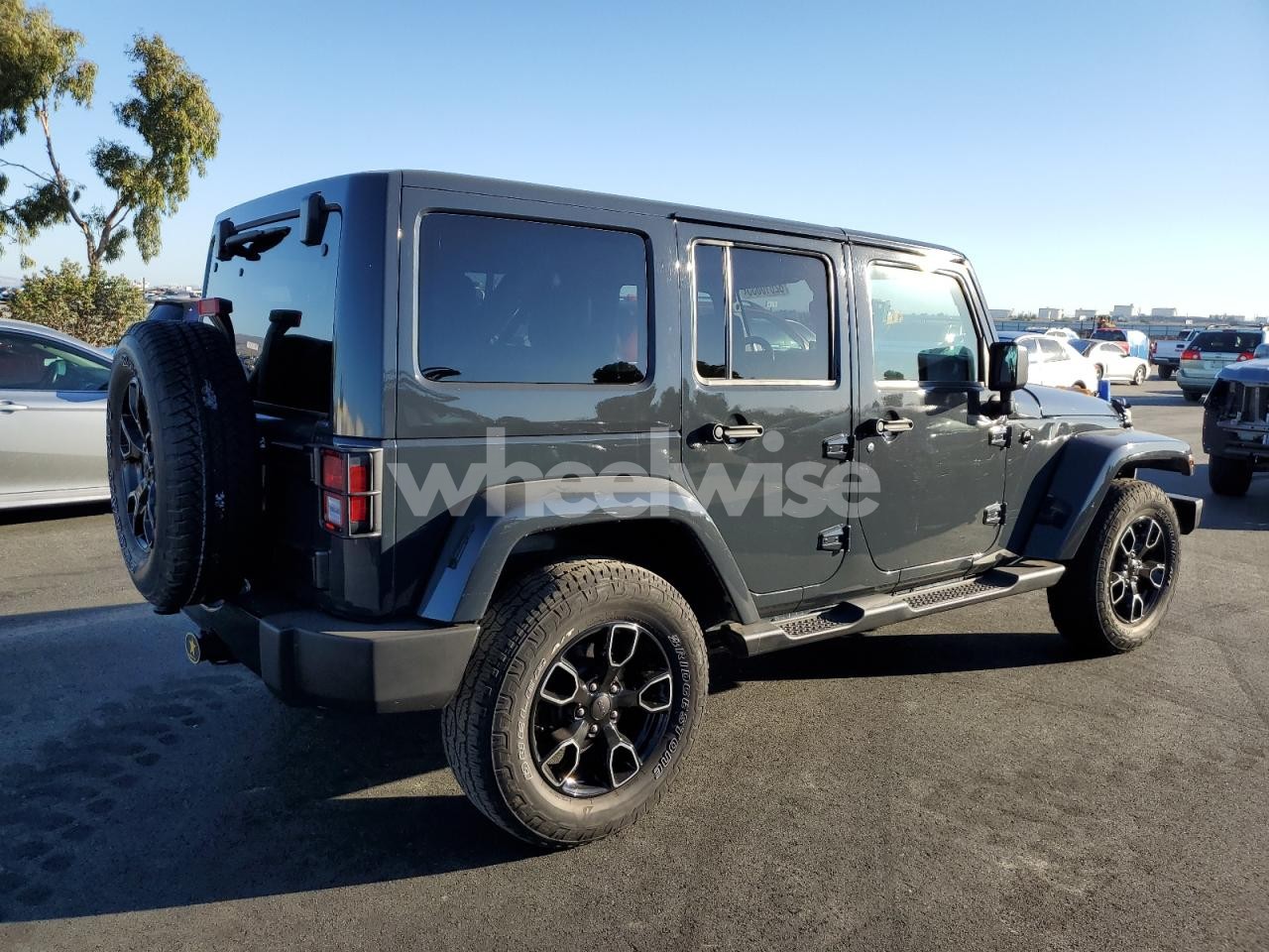 Photo 3 of 2018 JEEP WRANGLER UNLIMITED SAHARA (VIN 1C4HJWEG8JL830931)