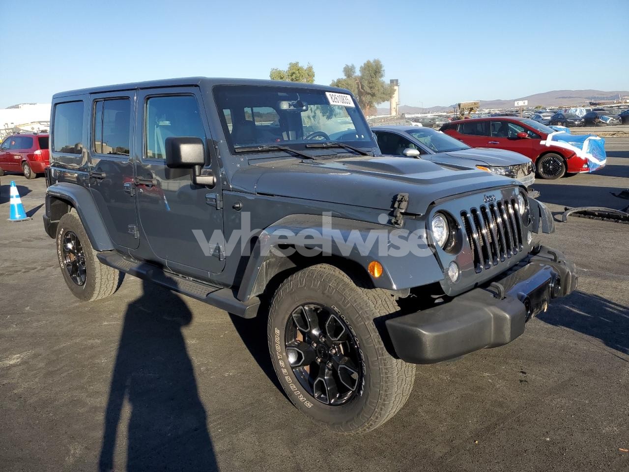 Photo 4 of 2018 JEEP WRANGLER UNLIMITED SAHARA (VIN 1C4HJWEG8JL830931)