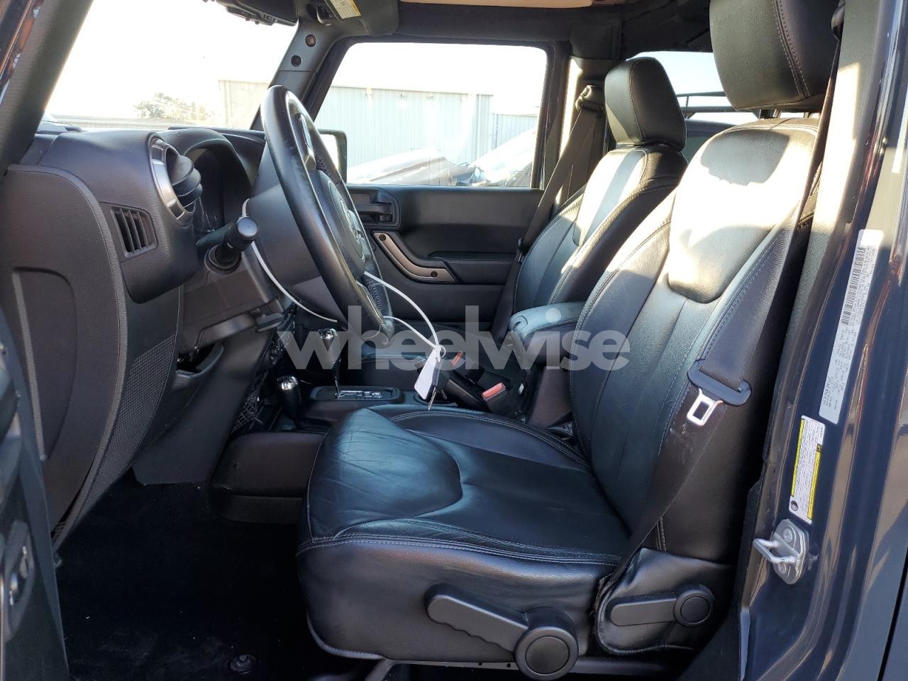 Photo 7 of 2018 JEEP WRANGLER UNLIMITED SAHARA (VIN 1C4HJWEG8JL830931)