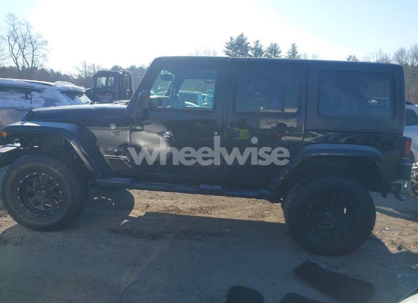 Photo 15 of 2018 Jeep Wrangler JK UNLIMITED SAHARA 4X4 (VIN 1C4HJWEG8JL921293)