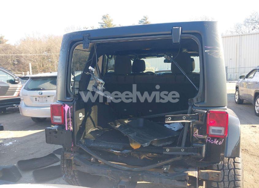 Photo 17 of 2018 Jeep Wrangler JK UNLIMITED SAHARA 4X4 (VIN 1C4HJWEG8JL921293)