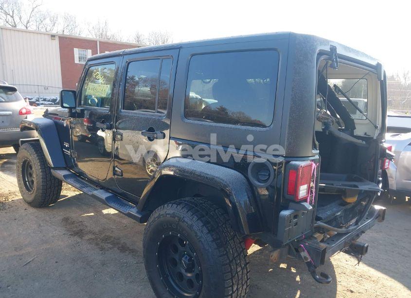 Photo 3 of 2018 Jeep Wrangler JK UNLIMITED SAHARA 4X4 (VIN 1C4HJWEG8JL921293)