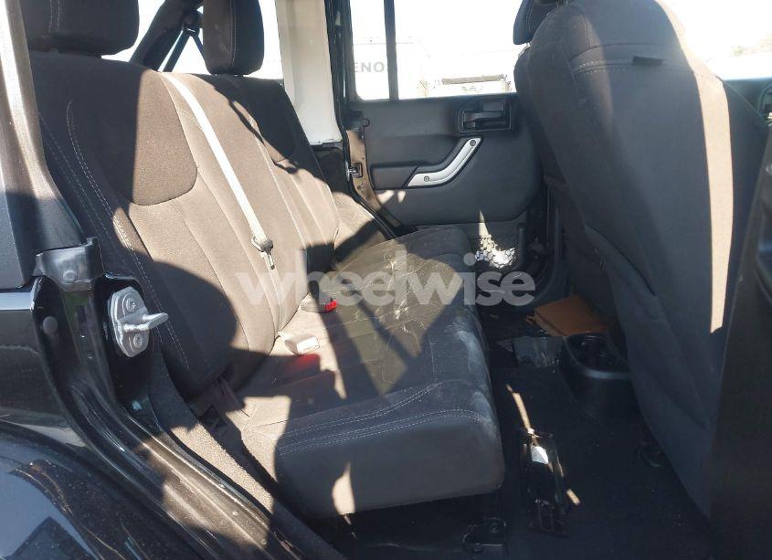 Photo 8 of 2018 Jeep Wrangler JK UNLIMITED SAHARA 4X4 (VIN 1C4HJWEG8JL921293)