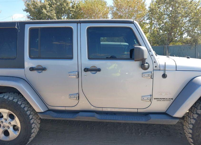 Photo 13 of 2015 Jeep Wrangler UNLIMITED SAHARA (VIN 1C4HJWEG9FL508399)