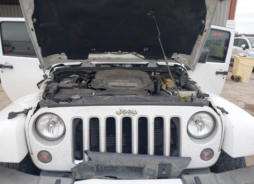 Photo 10 of 2016 Jeep Wrangler UNLIMITED SAHARA (VIN 1C4HJWEGXGL279295)