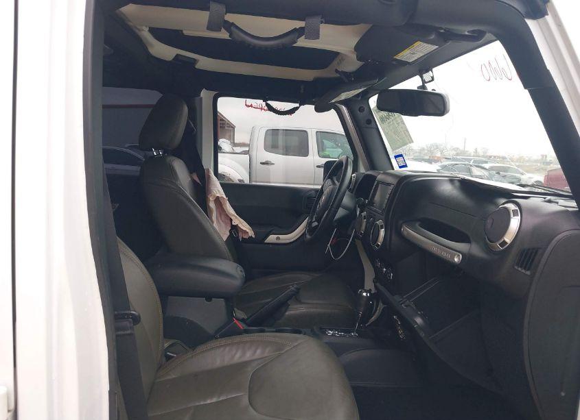 Photo 5 of 2016 Jeep Wrangler UNLIMITED SAHARA (VIN 1C4HJWEGXGL279295)