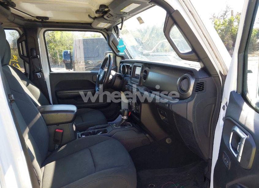 Photo 5 of 2018 Jeep Wrangler UNLIMITED SPORT S 4X4 (VIN 1C4HJXDG0JW177579)