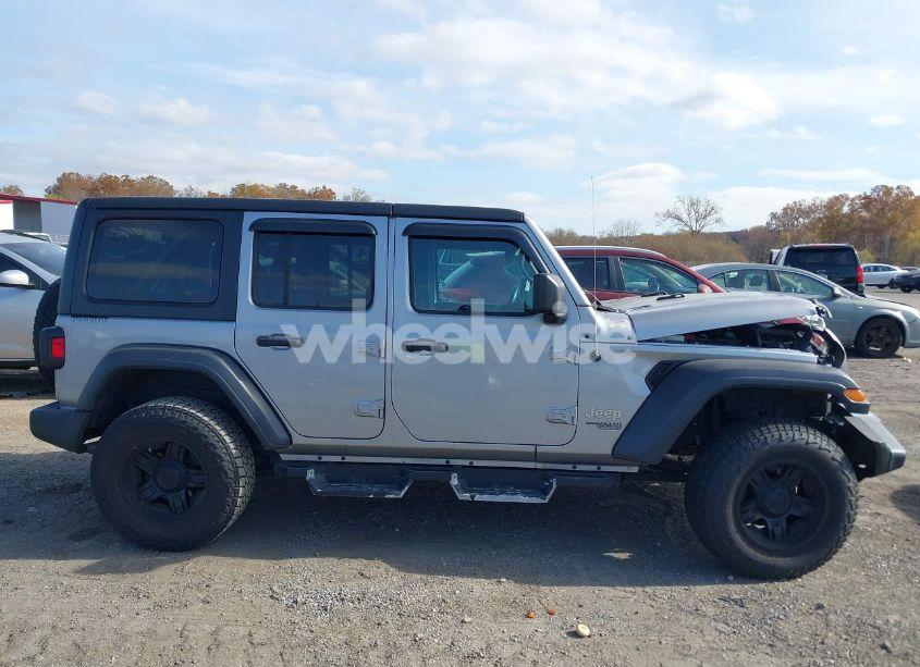 Photo 13 of 2018 Jeep Wrangler UNLIMITED SPORT S 4X4 (VIN 1C4HJXDG0JW279528)