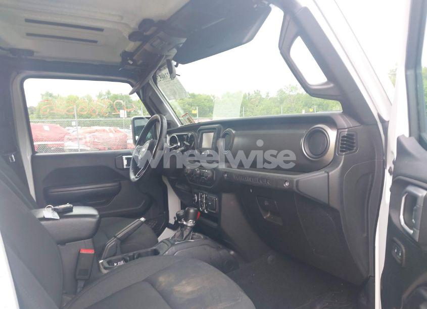 Photo 5 of 2018 Jeep Wrangler UNLIMITED SPORT S 4X4 (VIN 1C4HJXDG0JW324211)