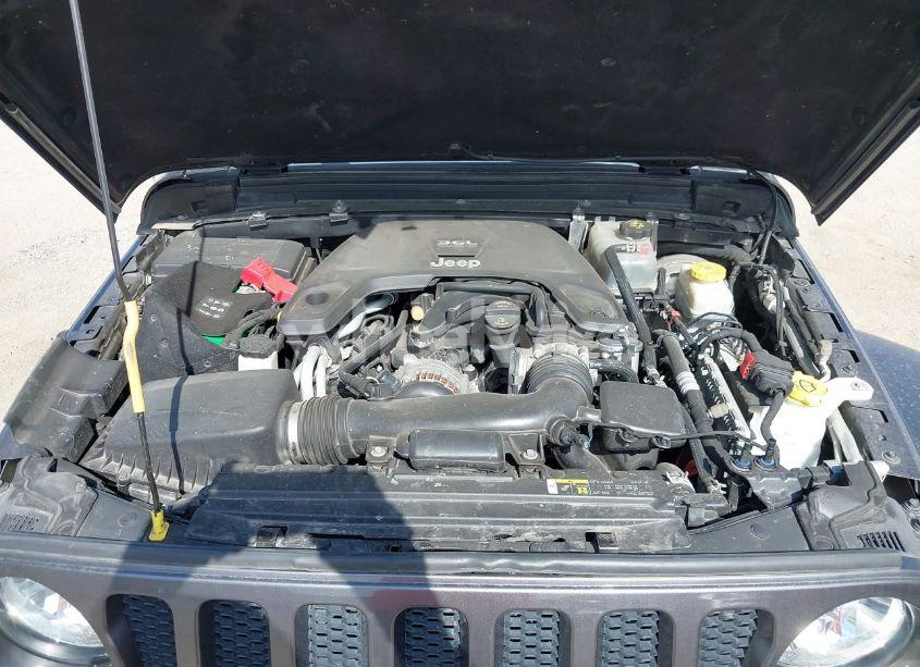 Photo 10 of 2019 Jeep Wrangler UNLIMITED SPORT S 4X4 (VIN 1C4HJXDG0KW541940)