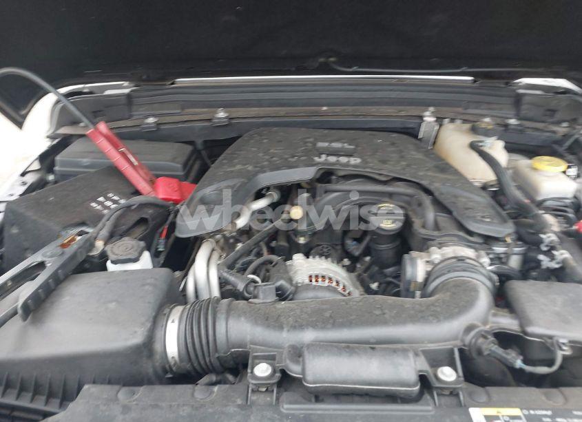 Photo 10 of 2019 Jeep Wrangler UNLIMITED SPORT 4X4 (VIN 1C4HJXDG0KW559807)