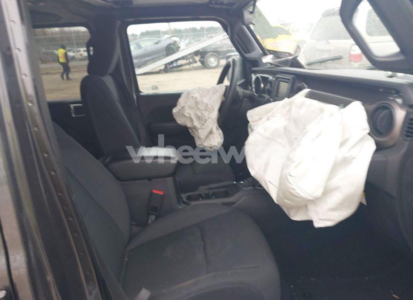 Photo 5 of 2019 Jeep Wrangler UNLIMITED SPORT 4X4 (VIN 1C4HJXDG0KW559807)