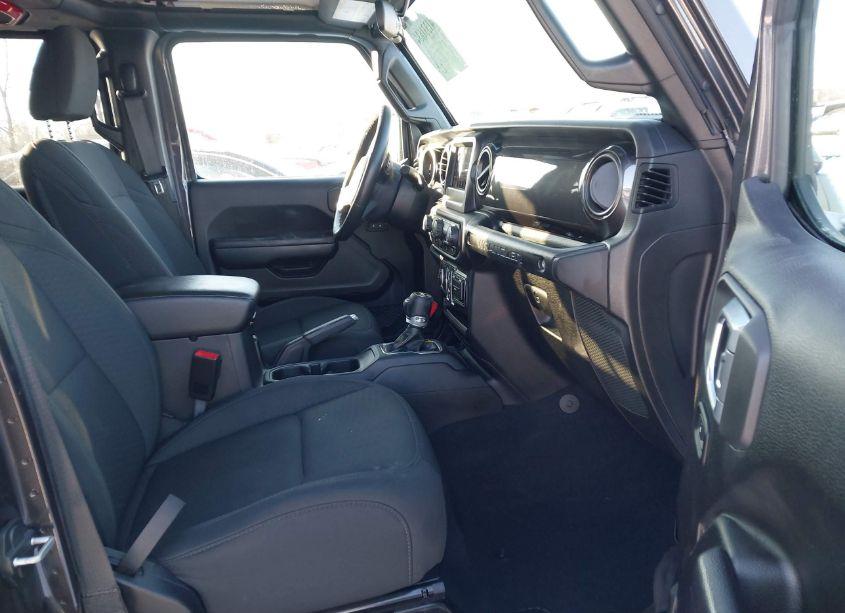 Photo 5 of 2020 Jeep Wrangler UNLIMITED SPORT ALTITUDE 4X4 (VIN 1C4HJXDG0LW328522)