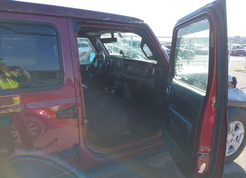 Photo 5 of 2021 Jeep Wrangler UNLIMITED SPORT S 4X4 (VIN 1C4HJXDG0MW856157)