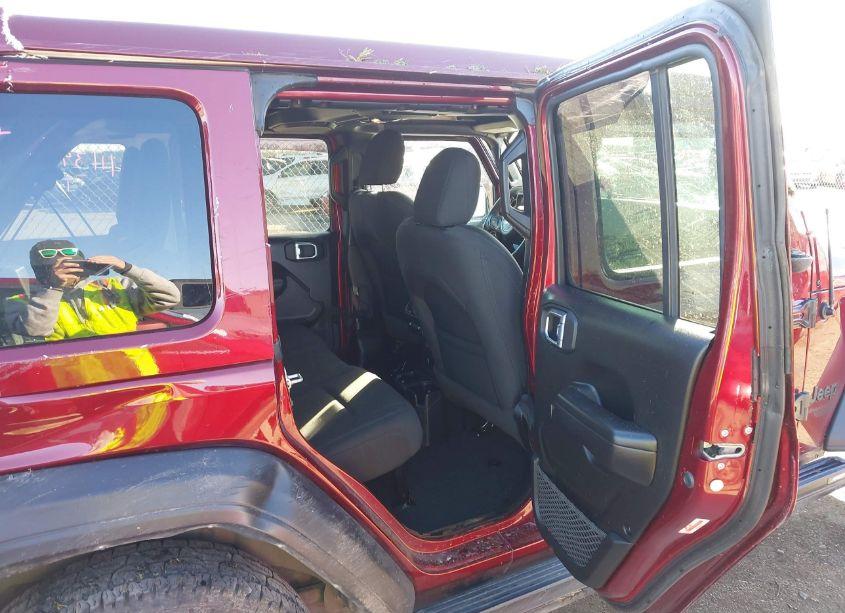 Photo 8 of 2021 Jeep Wrangler UNLIMITED SPORT S 4X4 (VIN 1C4HJXDG0MW856157)