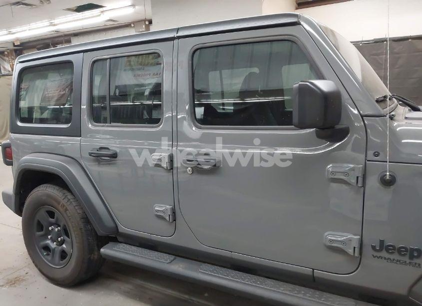 Photo 13 of 2022 Jeep Wrangler UNLIMITED SPORT 4X4 (VIN 1C4HJXDG0NW117632)