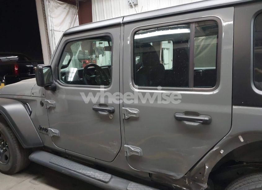 Photo 14 of 2022 Jeep Wrangler UNLIMITED SPORT 4X4 (VIN 1C4HJXDG0NW117632)