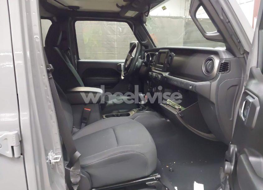 Photo 5 of 2022 Jeep Wrangler UNLIMITED SPORT 4X4 (VIN 1C4HJXDG0NW117632)